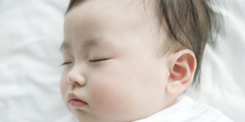 How much sleep does a 12-week-old baby need?