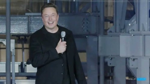 Elon Musk suggests Tesla's next Gigafactory might be in Canada