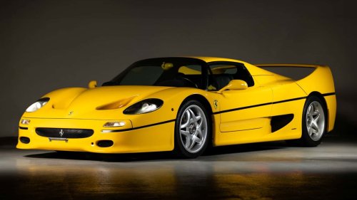 Este sublime Ferrari F50 Giallo Modena se vende en RM Sotheby's.