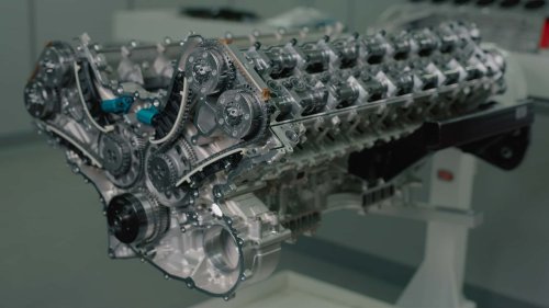 Découvrez les secrets du nouveau V-16 de Bugatti