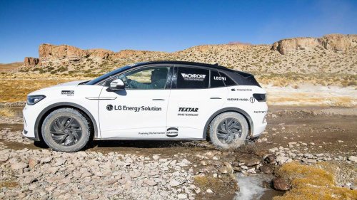 VW ID.4 GTX Sets Guinness World Record By Reaching Altitude Of 5,816 Meters