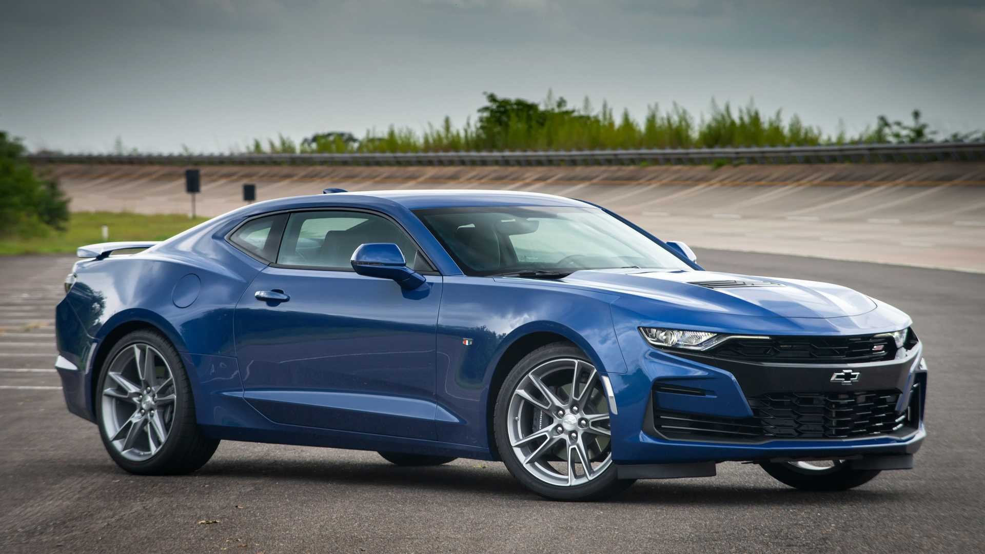 Crazy Chevy Camaro Lease Deals Have V8 Cheaper Than Four-Cylinder 1LT