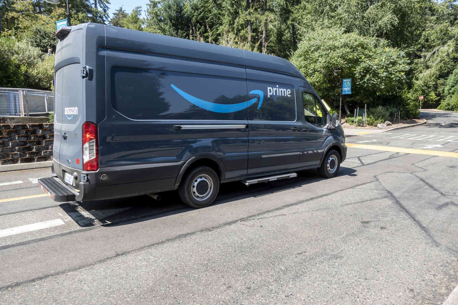 Amazon driver torches coworker’s car after package dispute