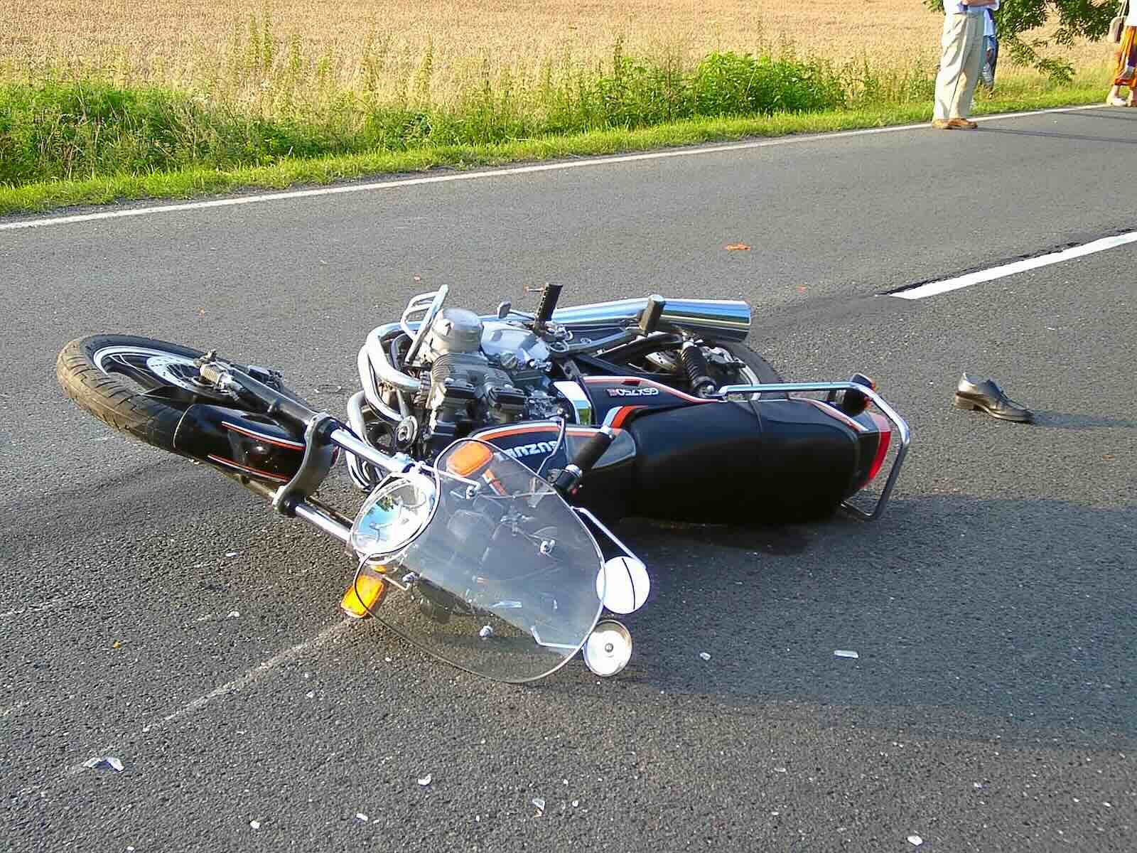 Amtrak train slams helmetless motorcyclist fleeing police
