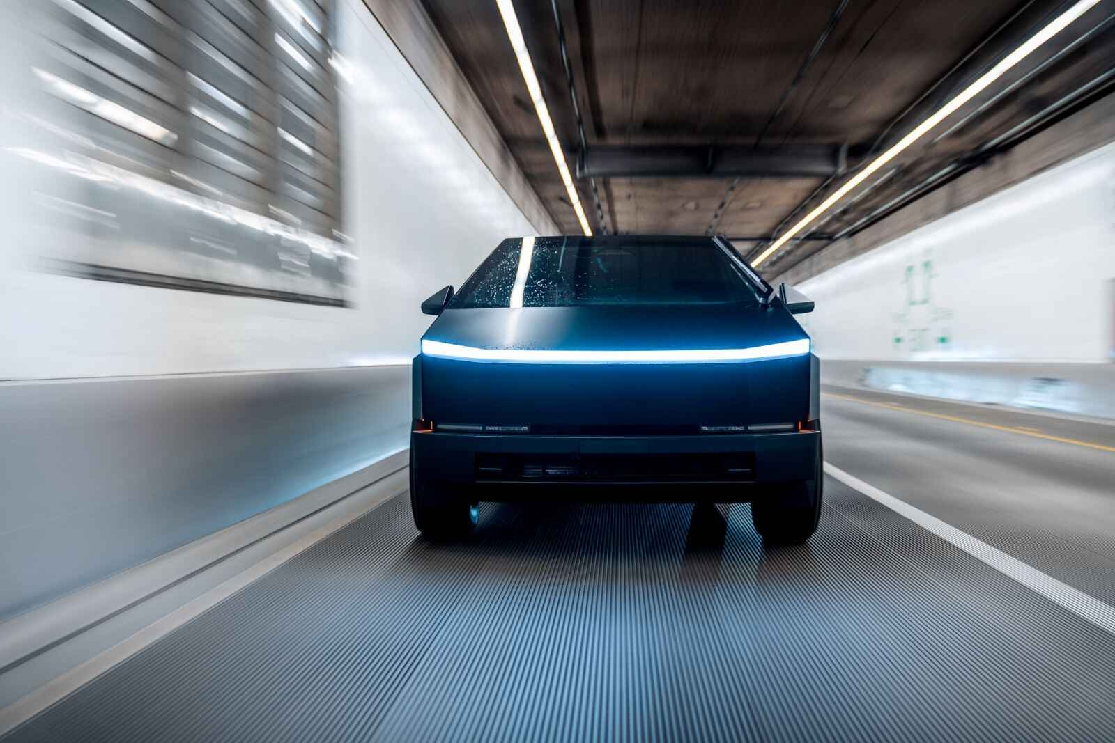Tesla allegedly slows Cybertruck deliveries because body panels can fall off at speed