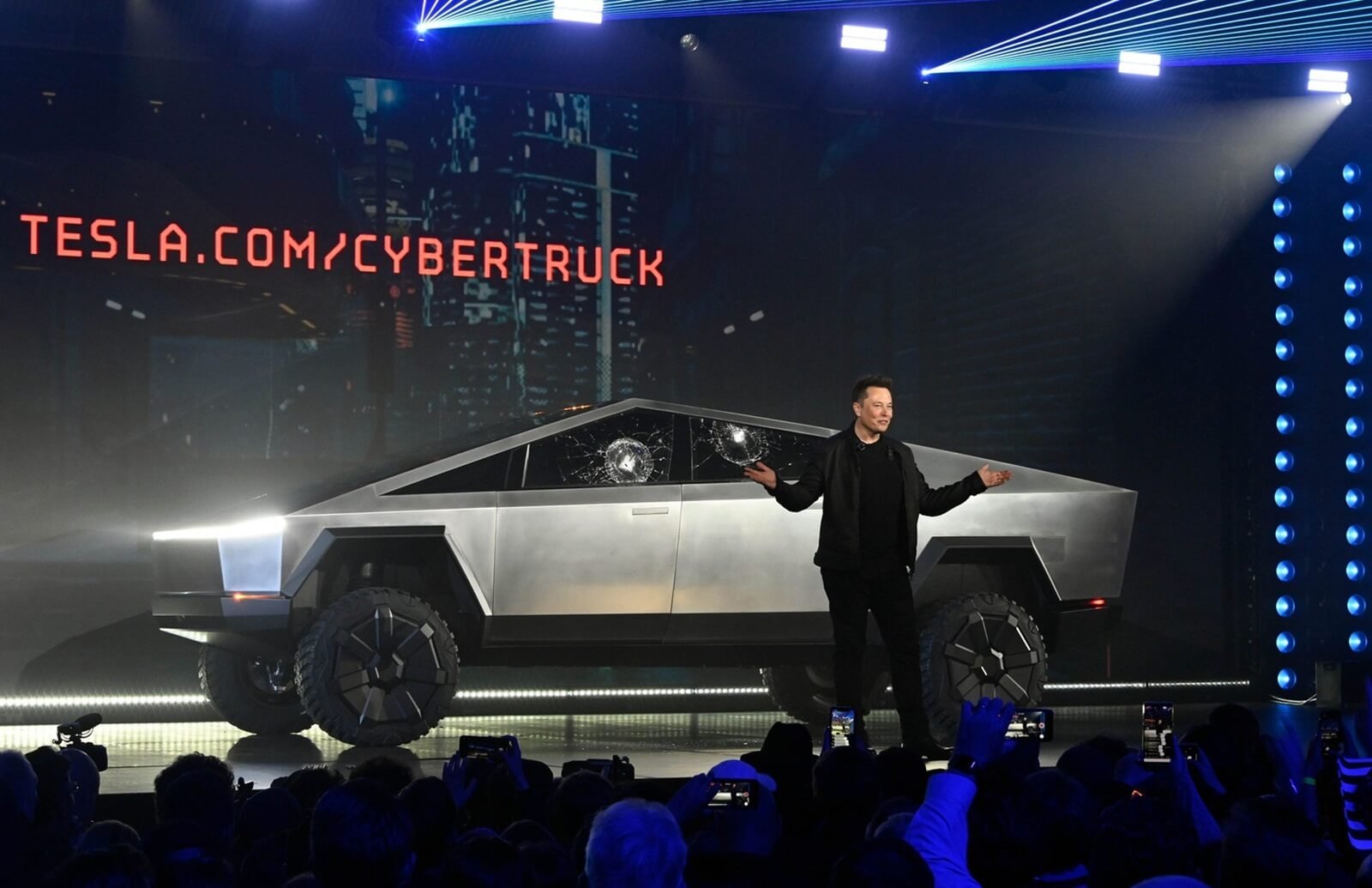 Tesla Cybertruck owner takes boat mode too seriously with disastrous results
