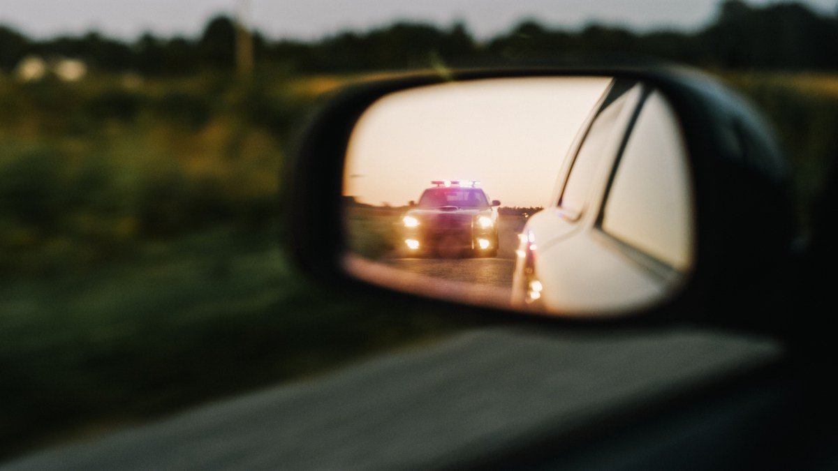 2 ways you could get a ticket just by passing a slow cop