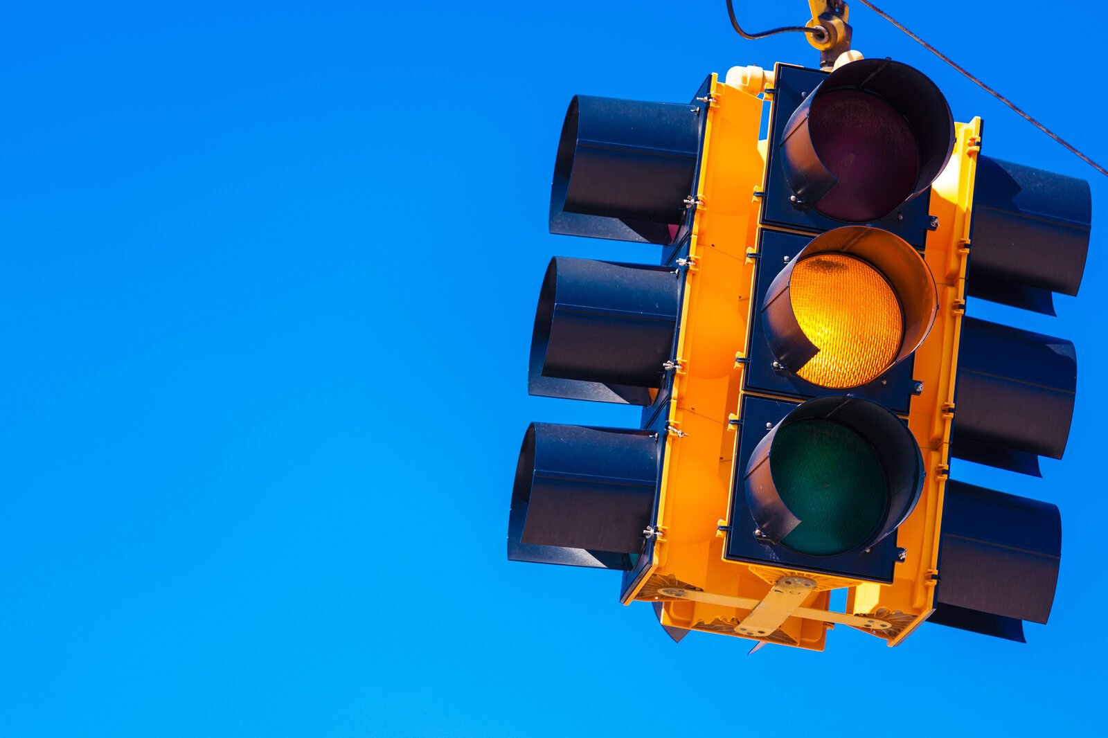 Traffic signal expert explains how to count down a yellow light before it turns red