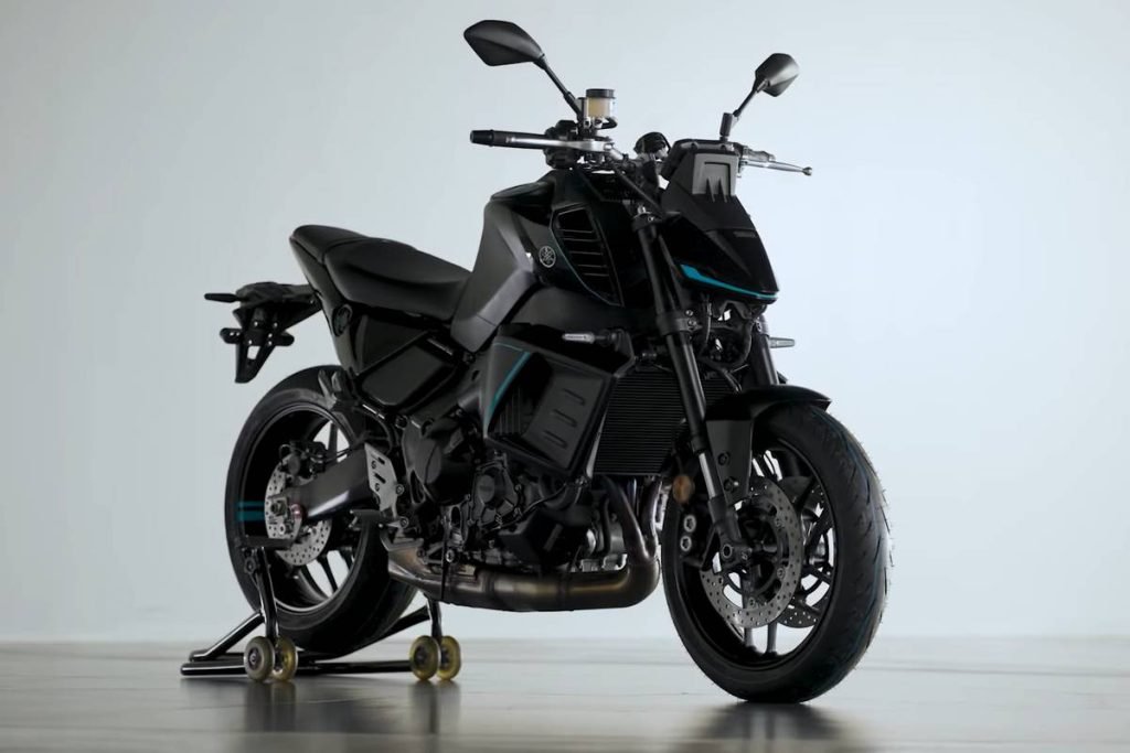 Yamaha revolutionizes sport motorcycling with the new MT-09 Hybrid