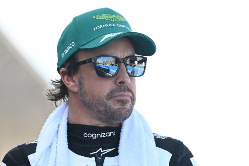 Fernando Alonso meckert am Funk: &quot;Den Löwen vorgeworfen!&quot;