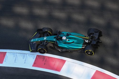 Aston Martin: Alonso &quot;very impressive&quot; in Abu Dhabi F1 test debut