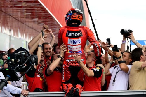 ANÁLISE MOTOGP: Assim como Leclerc, Bagnaia vai de rei a príncipe na própria equipe