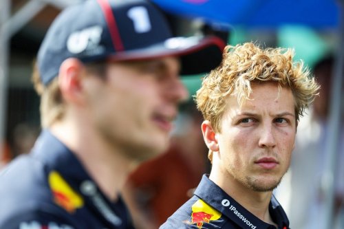 Lawson ve &quot;una gran oportunidad&quot; al tener como compañero a Verstappen
