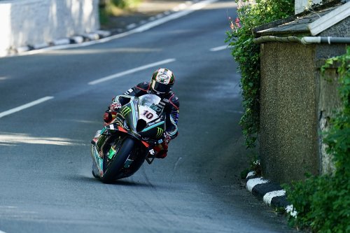Hickman’s 2023 Isle of Man TT “not going to plan” with Superbike “kicking me out”