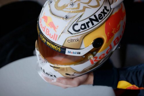 Verstappen adds F1 champion tweaks to helmet design