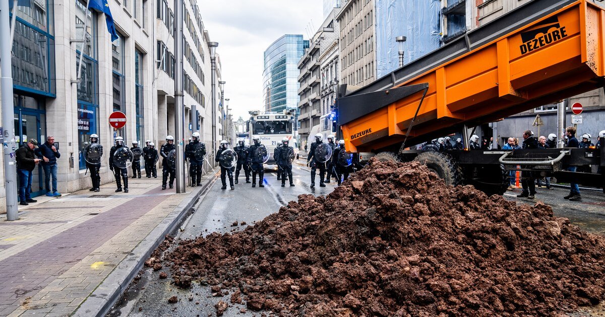 Manifestation des agriculteurs: pourquoi sont-ils en colère contre les décisions politiques?