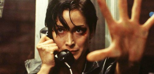 Trotz Matrix-Erfolg war Carrie-Anne Moss pleite: "Ich muss kellnern, während dieser riesige Film rauskommt"
