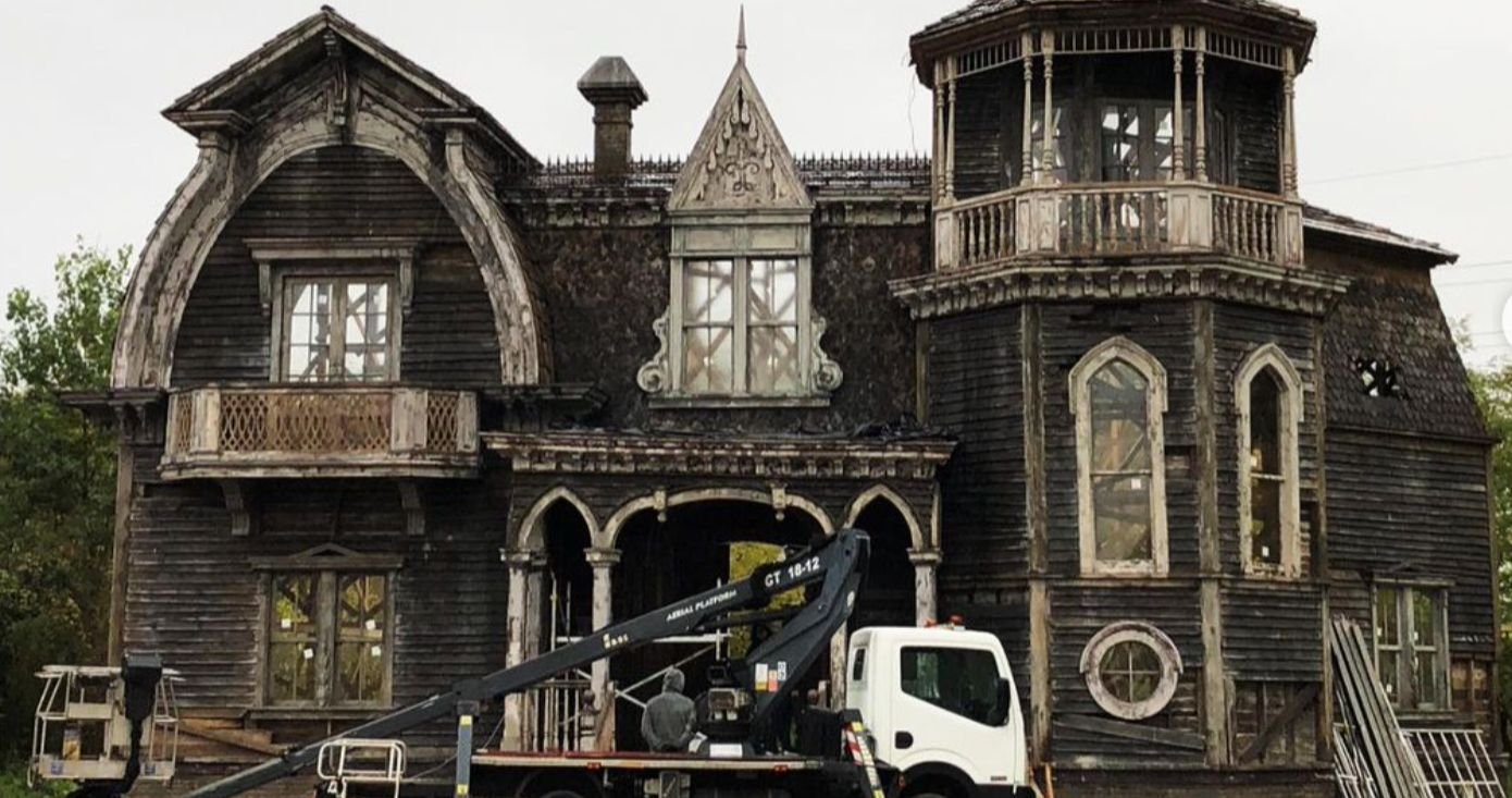 The Munsters House Looks Ready to Move Into as Rob Zombie Continues Set Construction