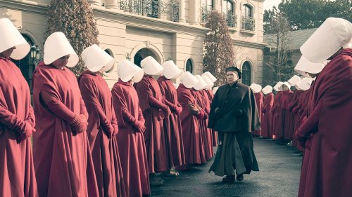 'The Handmaid's Tale' Star Reveals How That Epic Taylor Swift Needle Drop Became a Reality