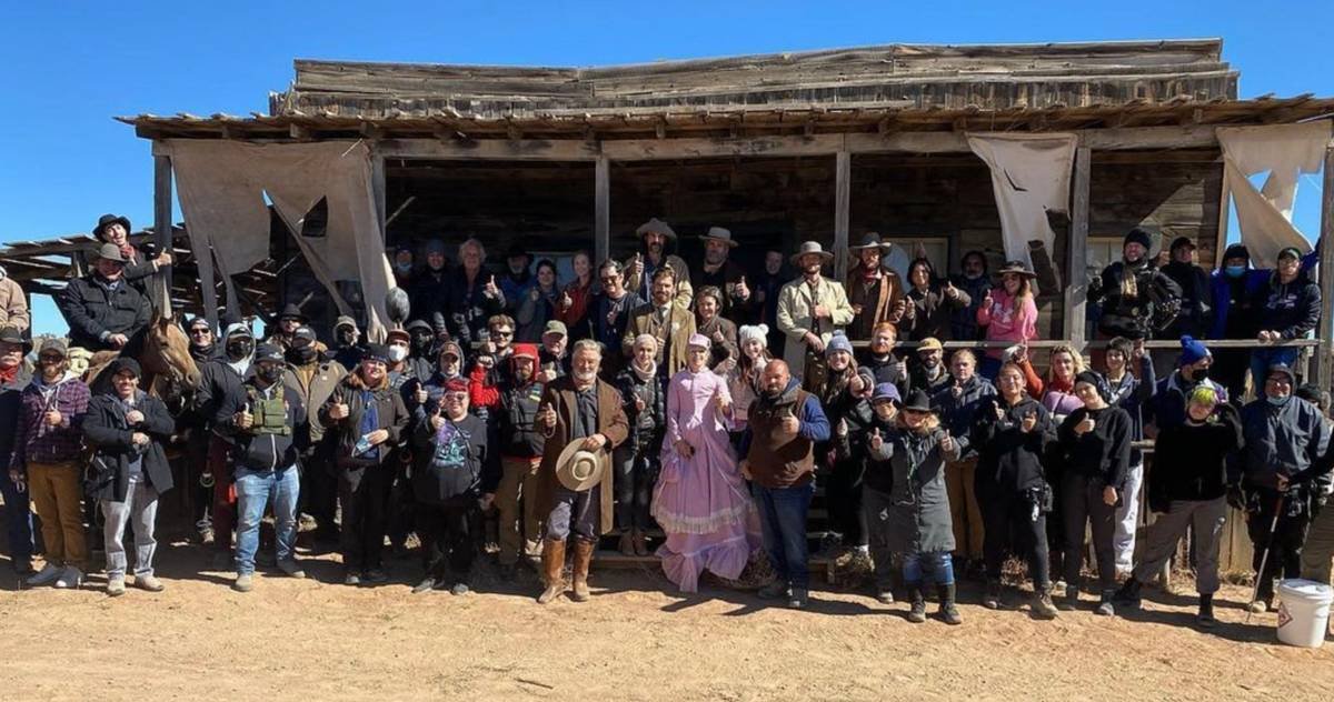 Petition Calls for Banning Real Firearms On Sets in Honor of Halyna Hutchins