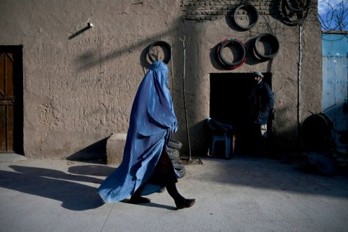 Afghan Women Reject Taliban Decree That Women Must Wear Head-to-Toe Coverings