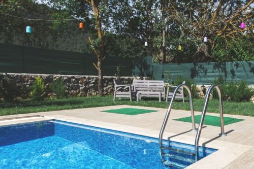 Quebec's outdoor pool rules are about to change and you could get fined up to $700