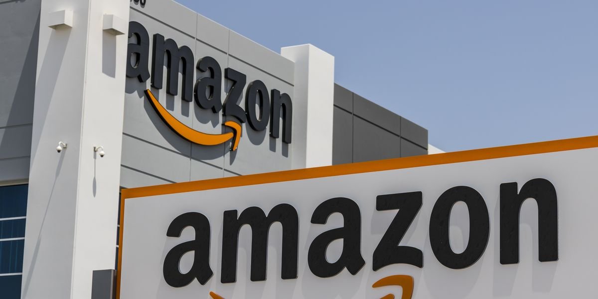 Amazon Is Hiring For 1,000 Warehouse Jobs Near Montreal — No Experience Or Résumé Required
