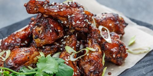 9 Montreal Chicken Wing Delivery Options For Whenever The Craving Hits