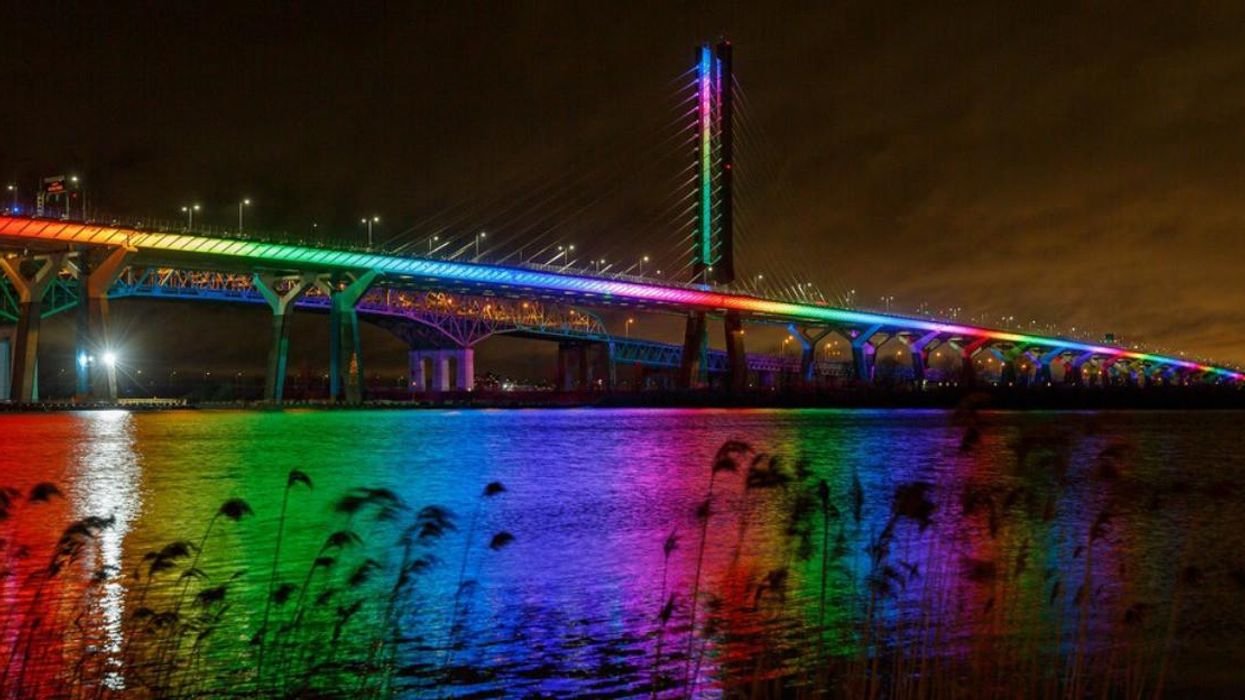 Montreal's Champlain Bridge Will Light Up Like A Rainbow To Mark The End Of The Pride Festival