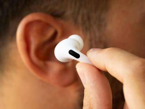 Apple hit with Airpods lawsuit after “ear-shattering” Amber Alert allegedly tore boy’s eardrums