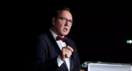 Kevin Spacey kritisiert „voreiliges“ Canceln in Cannes-Dankesrede