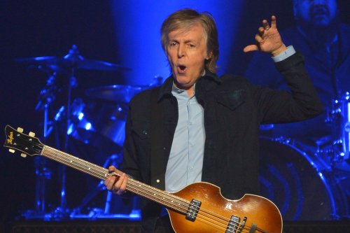 Paul McCartney: Show beim Glastonbury Festival mit Musikvideo von Johnny Depp polarisiert