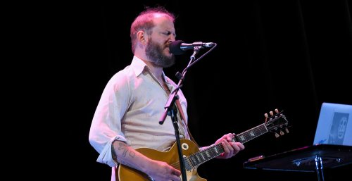 Bon Iver im Interview: „Die Einsamkeit wird um eine Zweisamkeit ergänzt“