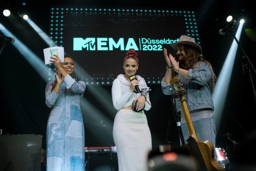 MTV EMA 2022: Badmómzjay erneut zum Best German Act gekürt