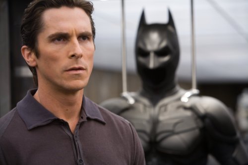 „The Flash“-Trailer: Fans wollen Christian Bale als Batman erkannt haben - Musikexpress