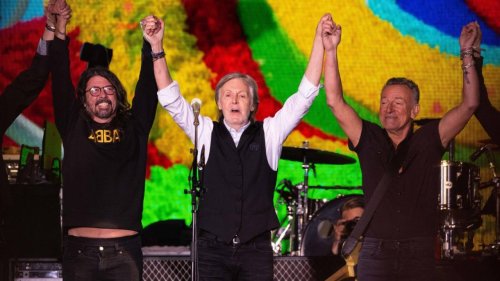 Dave Grohls erster Auftritt nach Taylor Hawkins‘ Tod – mit Paul McCartney und Bruce Springsteen