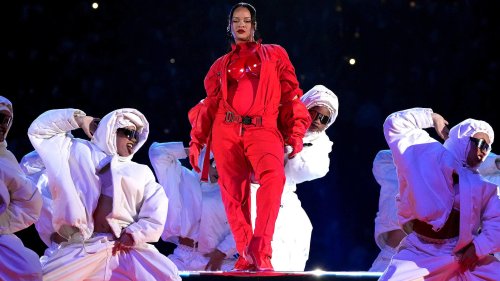 Rihanna bedankt sich bei Senior:innenheim für „Half Time Show“-TikTok mit Rosen