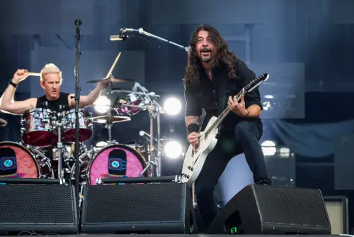 „Enttäuscht“: Foo Fighters trennen sich von Schlagzeuger Josh Freese