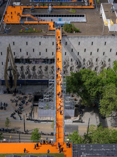 Rotterdam Rooftop Walk has opened: An orange carpet at a height of 30 metres allows the public a different experience of the city