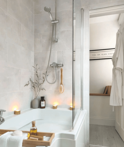 Small Bathroom? You'll Love These 20 Gorgeous, Petite Showers