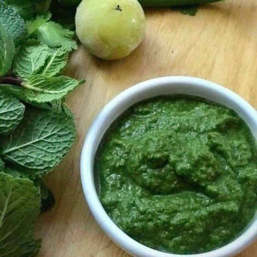 Amla Pudina Chutney Recipe (Indian Gooseberry, Mint)
