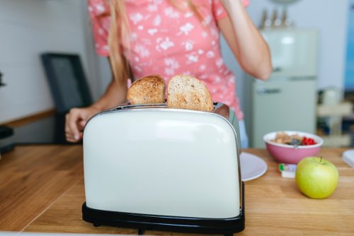 Deshalb sollte man den Toaster auf keinen Fall ausschütteln