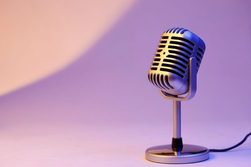 Exploring the Top Real Estate Podcasts for Agents