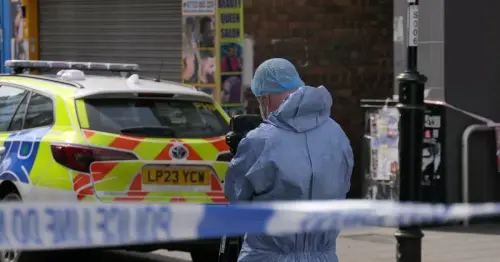 Tragic weekend in London sees man stabbed to death and 3 dead in horror crash