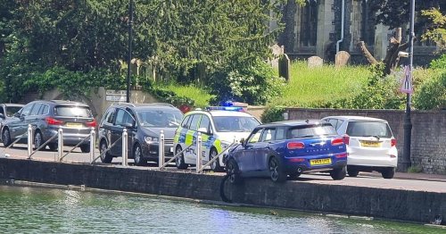 'Dangerous' London A road 'too narrow for two buses to pass and where cars regularly fall into pond' under TfL review