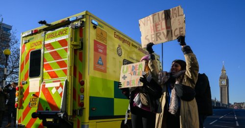 london-underground-sadiq-khan-urged-to-give-nhs-workers-free-tube