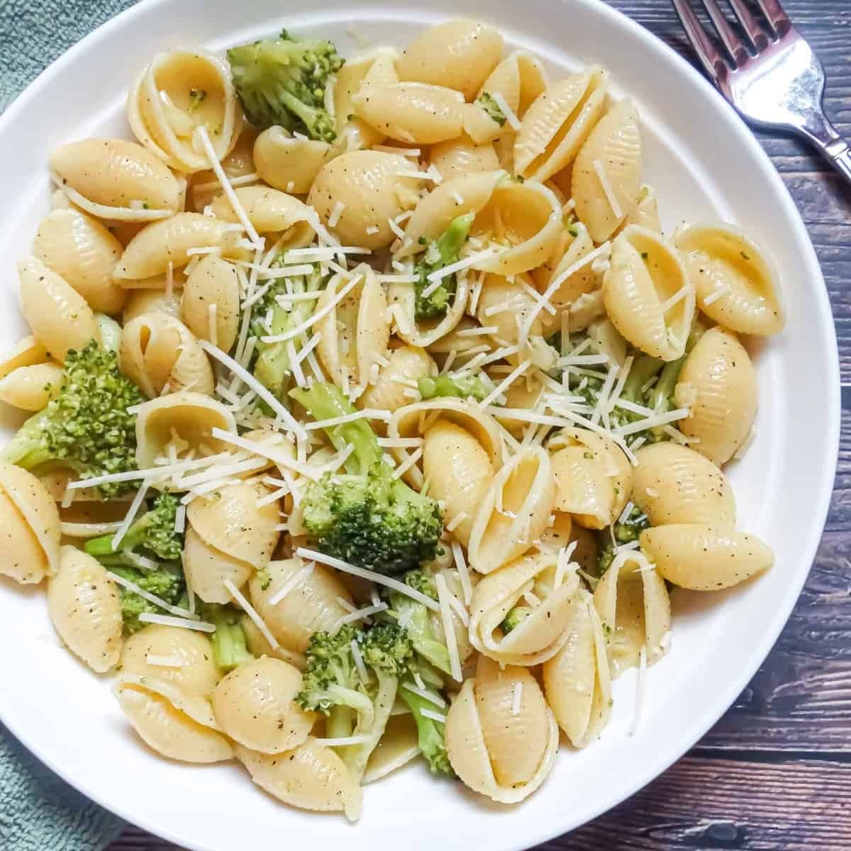 Garlic Pasta With Broccoli Recipe - My Mini Chefs