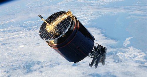 Untethered Astronaut Spacewalks Are Some of the Most Unnerving Space Footage Out There