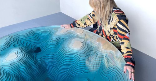Table Made of Multilayered Glass Elegantly Mimics the Depths of the Ocean