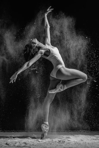 Powerful Dance Portraits Capture the Elegance and Intensity of the Human Body in Motion